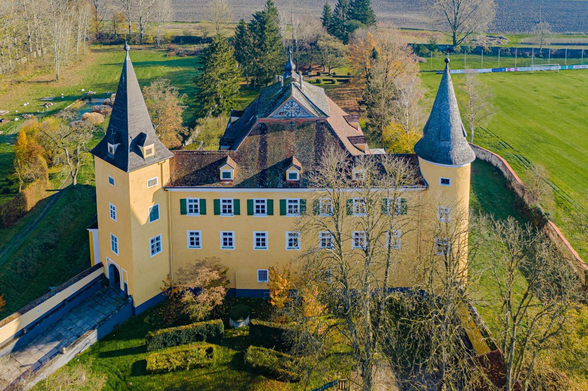 Schloss Muehldorf Feldkirchen an der Donau Exterior photo
