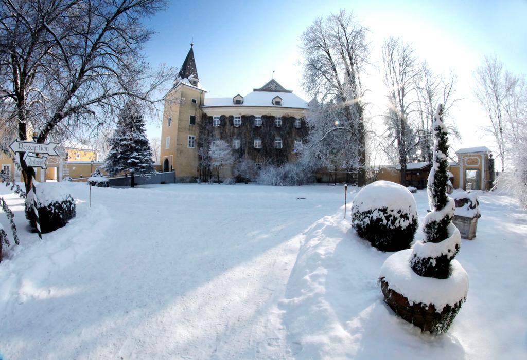 Schloss Muehldorf Feldkirchen an der Donau Exterior photo